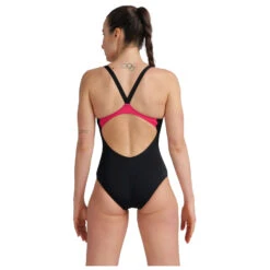 Arena - Women's V Back Graphic Maxlife Eco - Maillot De Bain 12 Arena - Women's V Back Graphic Maxlife Eco - Maillot De Bain -Vestes Boutique arena womens v back graphic maxlife eco maillot de bain detail 5