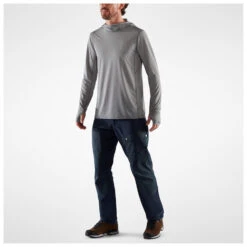 FJÄLLRÄVEN Fjällräven - Abisko Sun-Hoodie - T-shirt Technique 10 FJÄLLRÄVEN Fjällräven - Abisko Sun-Hoodie - T-shirt Technique -Vestes Boutique fjaellraeven abisko sun hoodie t shirt technique detail 3