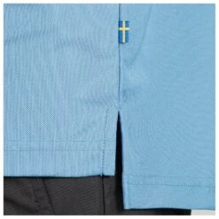 FJÄLLRÄVEN Fjällräven - Crowley Piqué Shirt - Polo -Vestes Boutique fjaellraeven crowley pique shirt polo detail 4