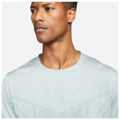 Nike - Dri-Fit Rise 365 Short-Sleeve Trail Running Top - T-shirt Technique -Vestes Boutique nike dri fit rise 365 short sleeve trail running top t shirt technique detail 3