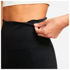 Nike - Women's One High-Rise Cropped Leggings -Vestes Boutique nike womens one high rise cropped leggings detail 5