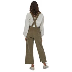 Patagonia - Women's Stand Up Cropped Corduroy Overalls - Pantalon De Loisirs 10 Patagonia - Women's Stand Up Cropped Corduroy Overalls - Pantalon De Loisirs -Vestes Boutique patagonia womens stand up cropped corduroy overalls pantalon de loisirs detail 3
