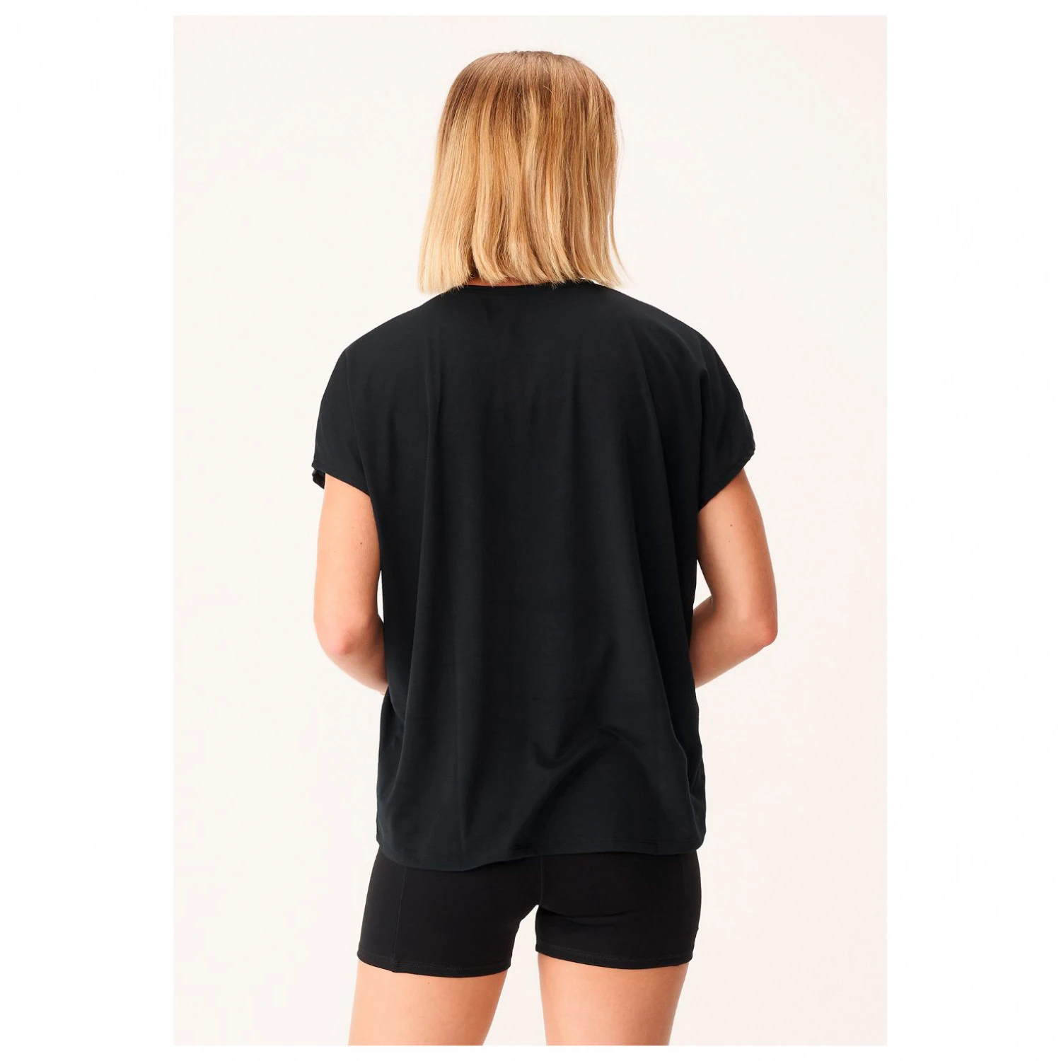 Röhnisch - Women's Clara Loose Tee - T-shirt Technique 5 Röhnisch - Women's Clara Loose Tee - T-shirt Technique – Image 3