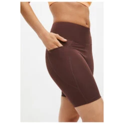 Röhnisch - Women's Flattering High Waist Bike Tights - Short -Vestes Boutique roehnisch womens flattering high waist bike tights short detail 4