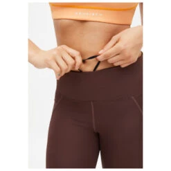 Röhnisch - Women's Flattering High Waist Bike Tights - Short -Vestes Boutique roehnisch womens flattering high waist bike tights short detail 6